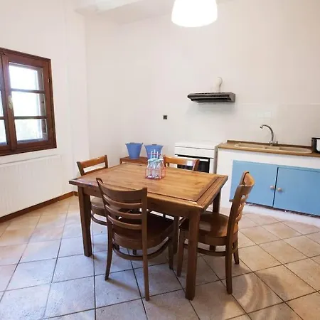Villa Wonderful With Huge Yard, Close To The Beach