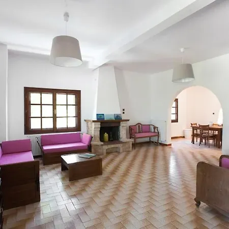 빌라 Wonderful With Huge Yard, Close To The Beach 에파노미