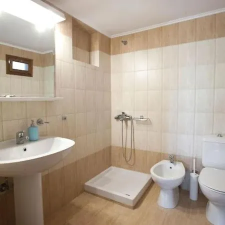 Wonderful With Huge Yard, Close To The Beach Villa *