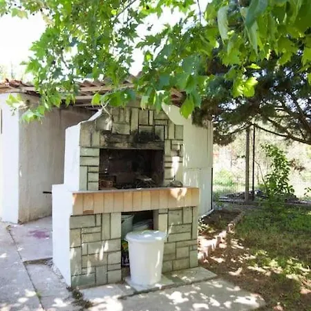 Villa Wonderful With Huge Yard, Close To The Beach *