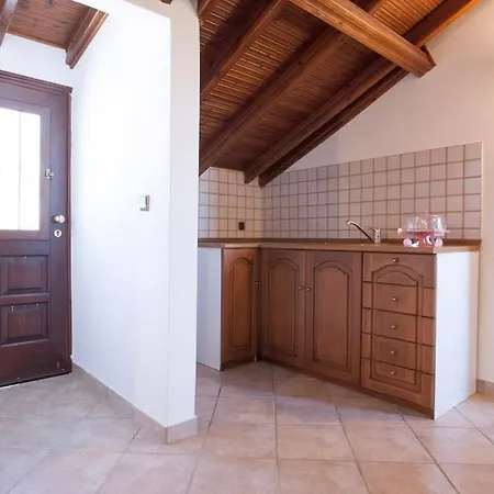 Villa Wonderful With Huge Yard, Close To The Beach *