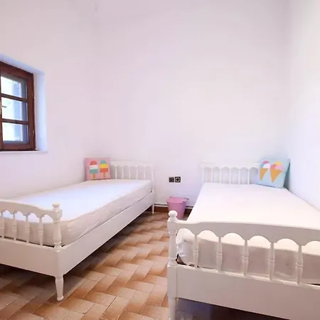Wonderful With Huge Yard, Close To The Beach Epanomi