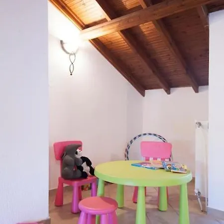 빌라 Wonderful With Huge Yard, Close To The Beach