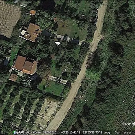 Wonderful With Huge Yard, Close To The Beach Epanomi